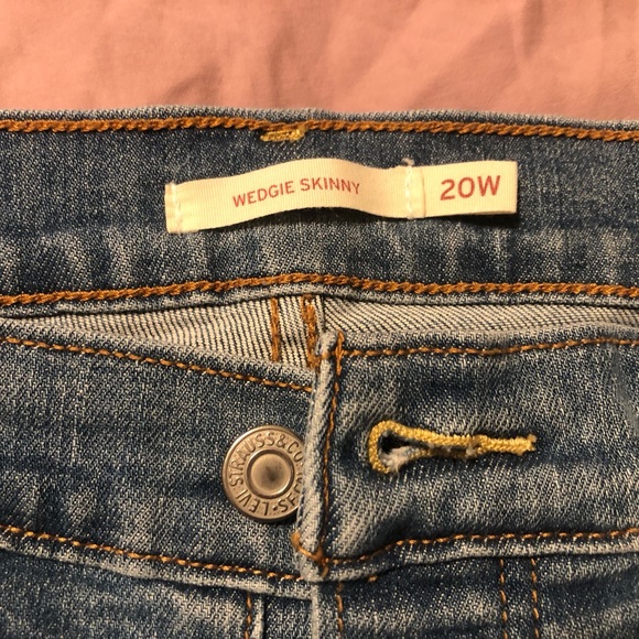 ❤️ *LEVI’S* RED TAB WEDGIE SKINNY JEANS 20W!❤️ - Picture 3 of 12